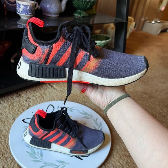 Adidas NMD R1 J Core Black Solar Red Orange Size 6 Sneakers. - Picture 17 of 17